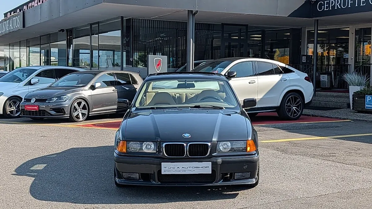 BMW 3 Series 1992 photo 2