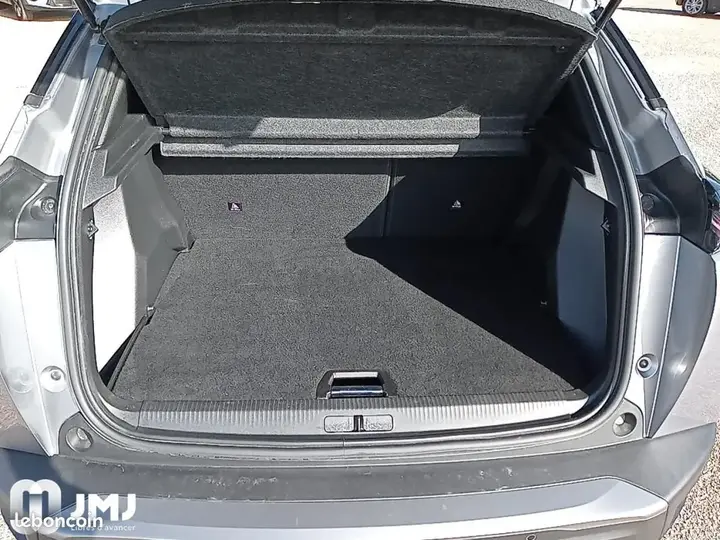Peugeot 2008 2025 photo 3