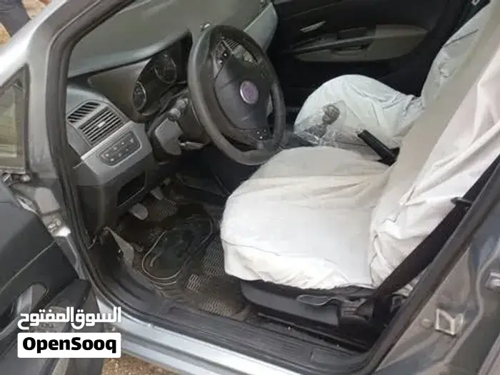 Fiat Punto 2009 photo 3