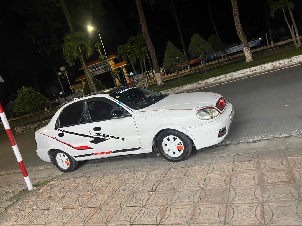 Daewoo Lanos 2001 photo 2