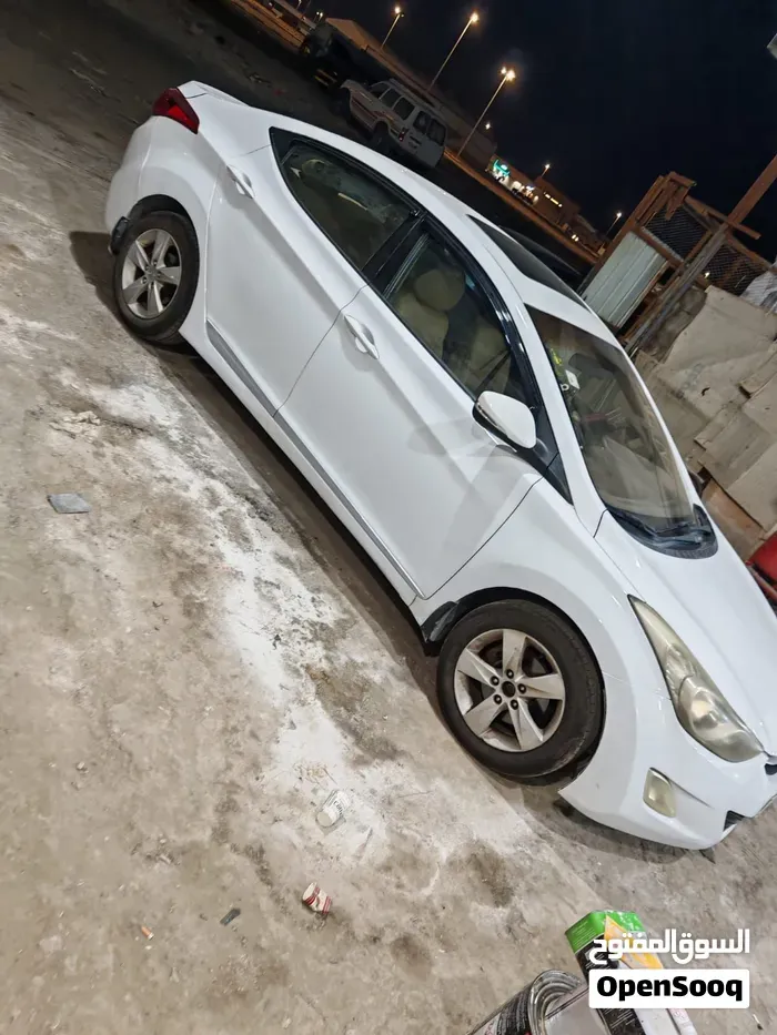 Hyundai Elantra 2013 photo 4