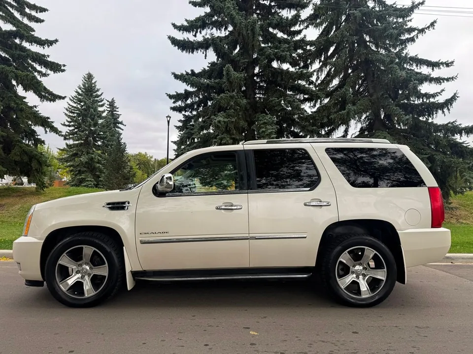 Cadillac Escalade 2011 photo 2