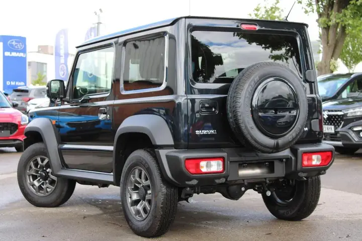 Suzuki Jimny photo 3