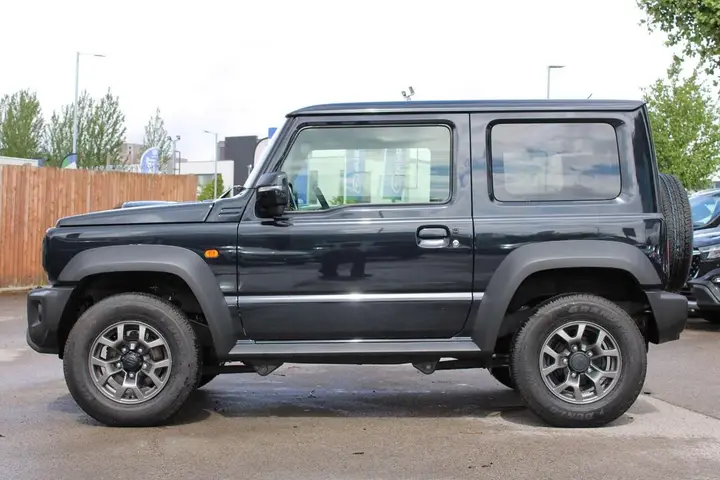 Suzuki Jimny photo 4