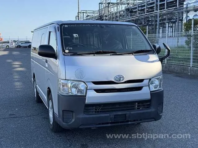 Toyota Regiusace Van