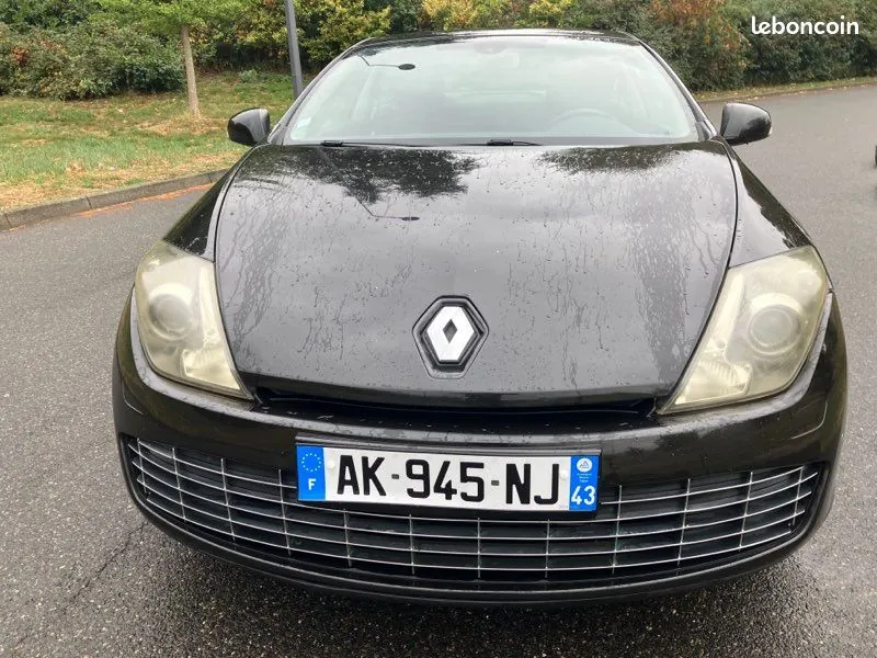 Renault Laguna 2010 photo 3