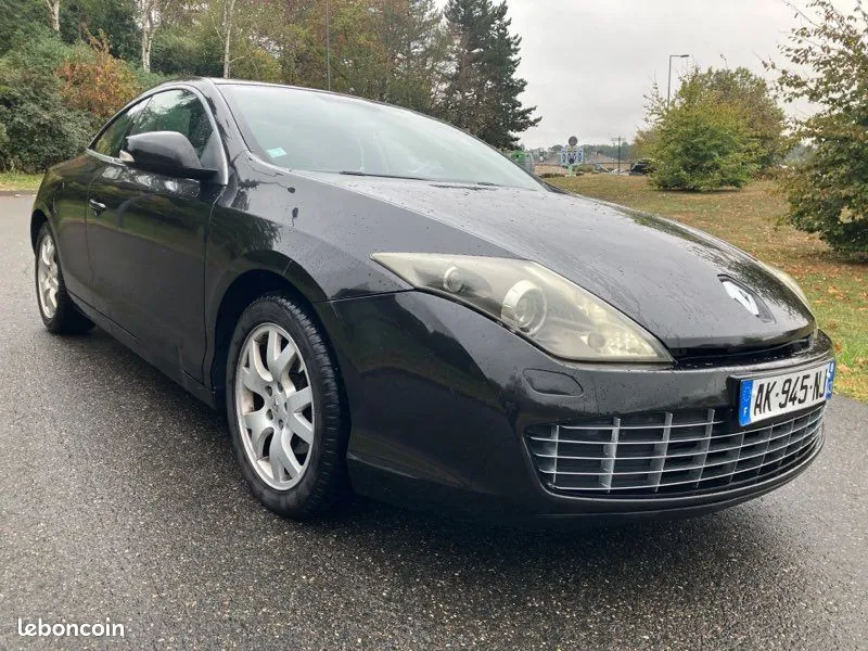 Renault Laguna 2010 photo 2
