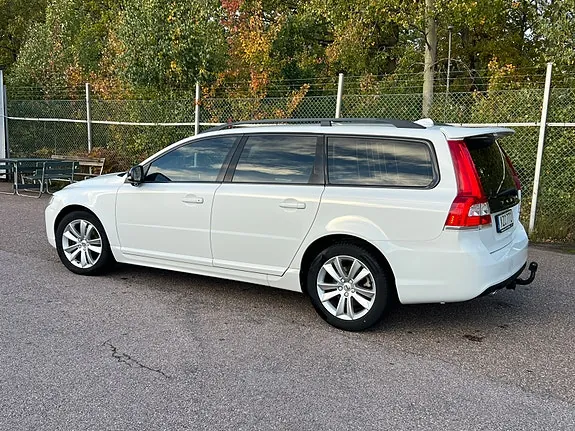 Volvo V70 2016 photo 2