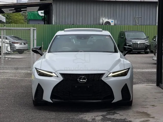 Lexus Is300