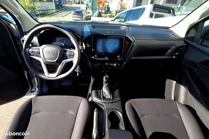 Isuzu D-Max 2026 photo 2