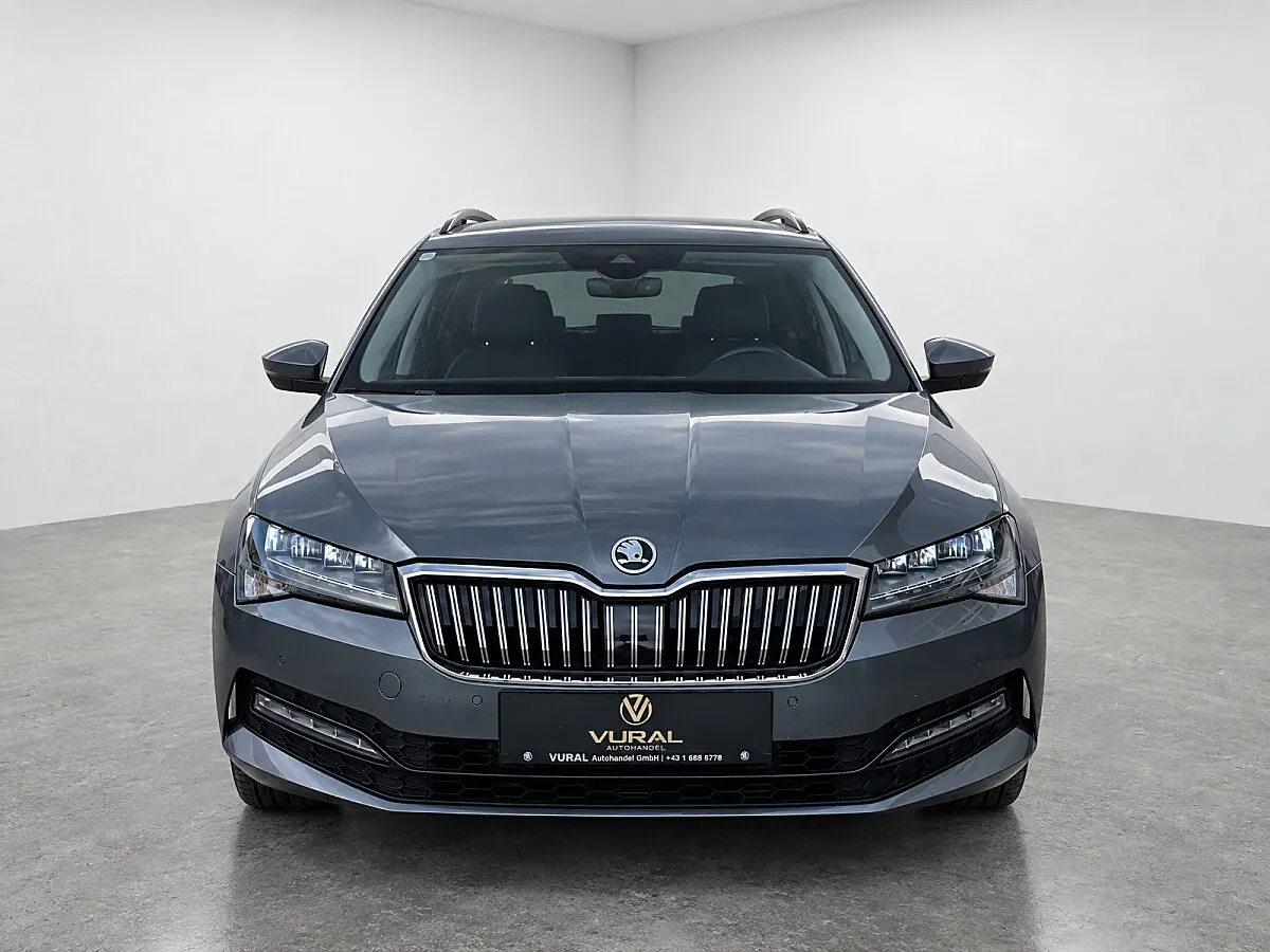 Skoda Superb 2022 photo 3