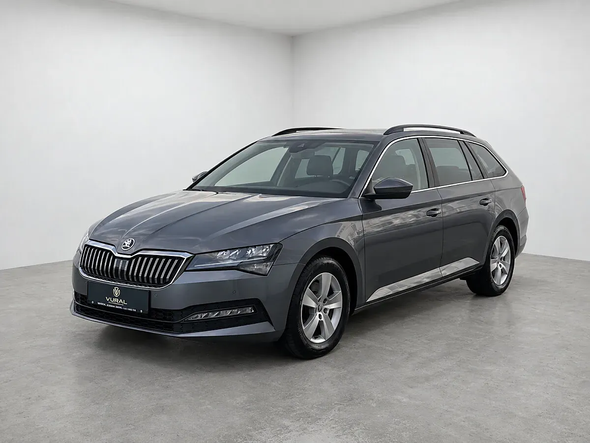 Skoda Superb 2022 photo 2