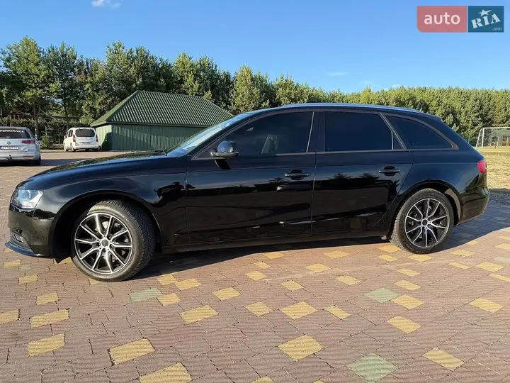 Audi A4 2012 photo 4