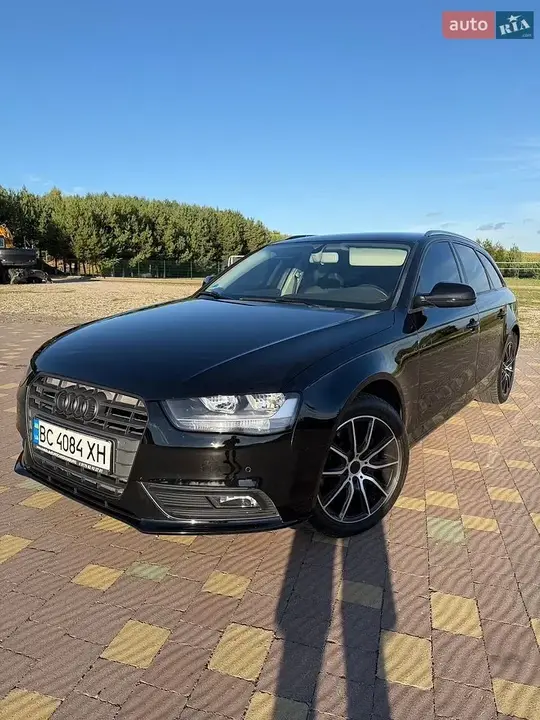 Audi A4 2012 photo 3