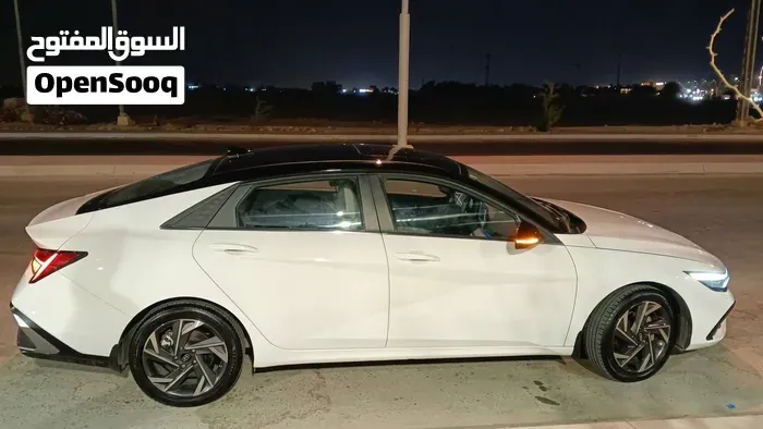 Hyundai Elantra 2026 photo 2