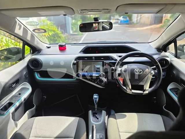 Toyota Aqua 2012 photo 5