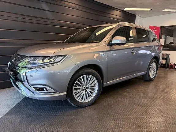 Mitsubishi Outlander 2020 photo 2