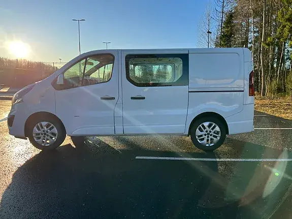 Opel Vivaro 2016 photo 3