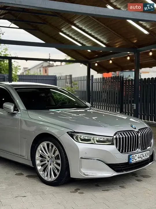 BMW 7 Series 2020 photo 2