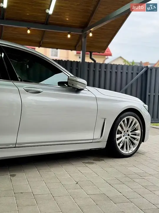 BMW 7 Series 2020 photo 5