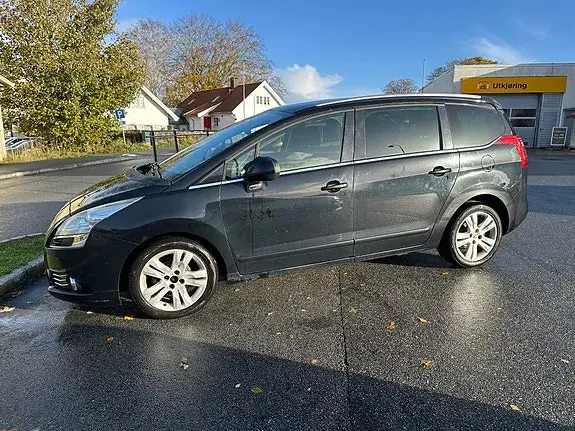 Peugeot 5008 2011 photo 3