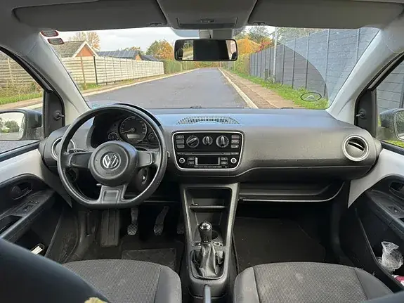 Volkswagen Up 2013 photo 5