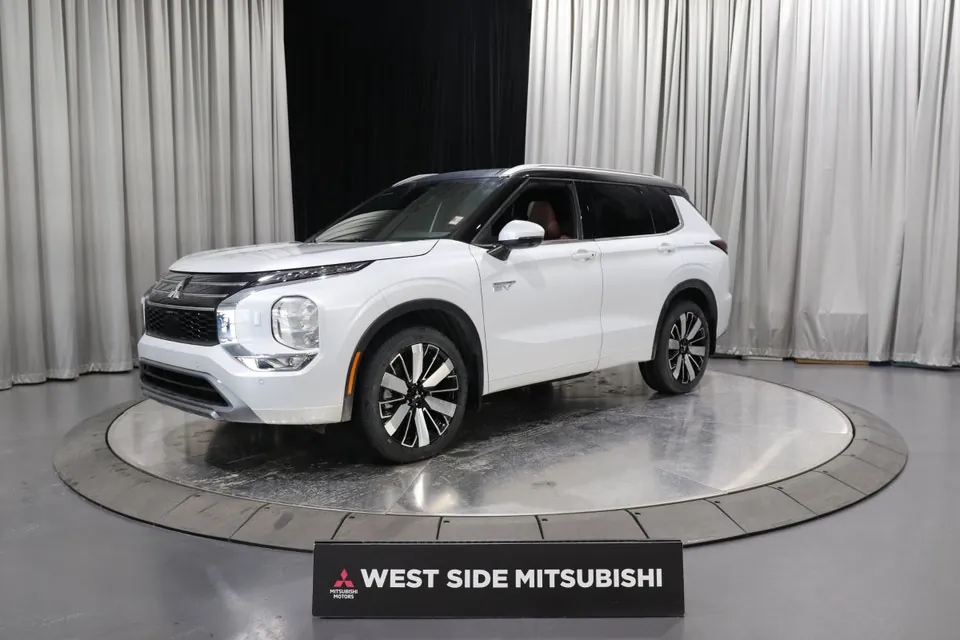 Mitsubishi Outlander 2026 photo 3