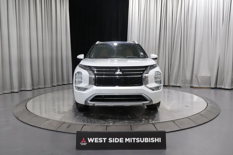 Mitsubishi Outlander 2026 photo 2