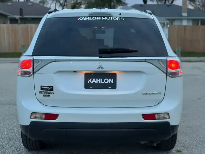 Mitsubishi Outlander 2014 photo 3