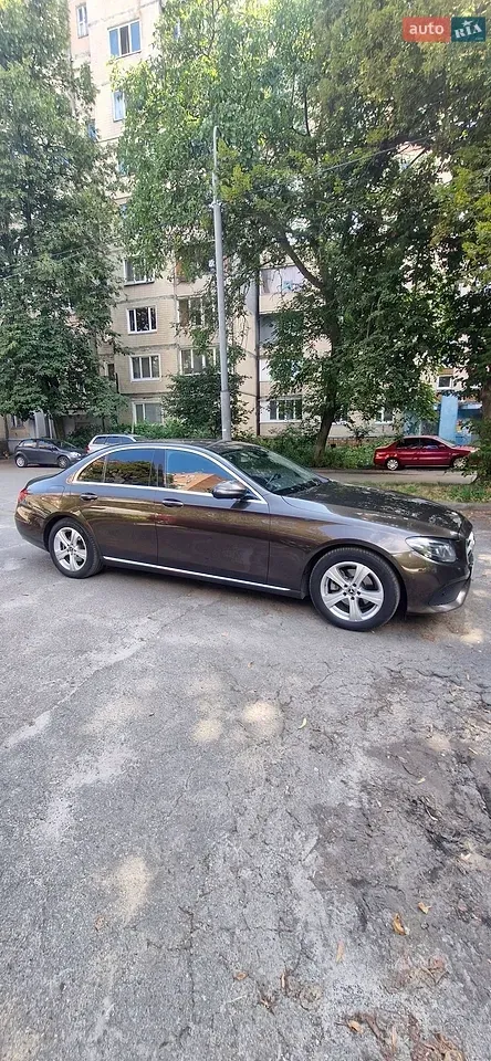 Mercedes-Benz E-Class 2017 photo 4