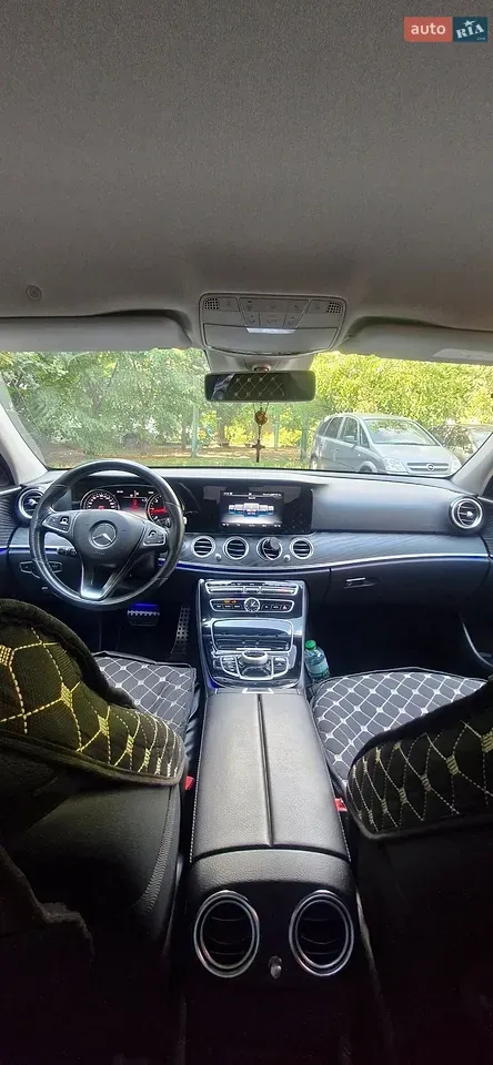 Mercedes-Benz E-Class 2017 photo 5