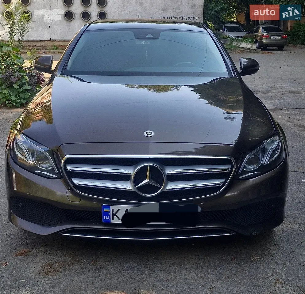 Mercedes-Benz E-Class 2017 photo 3