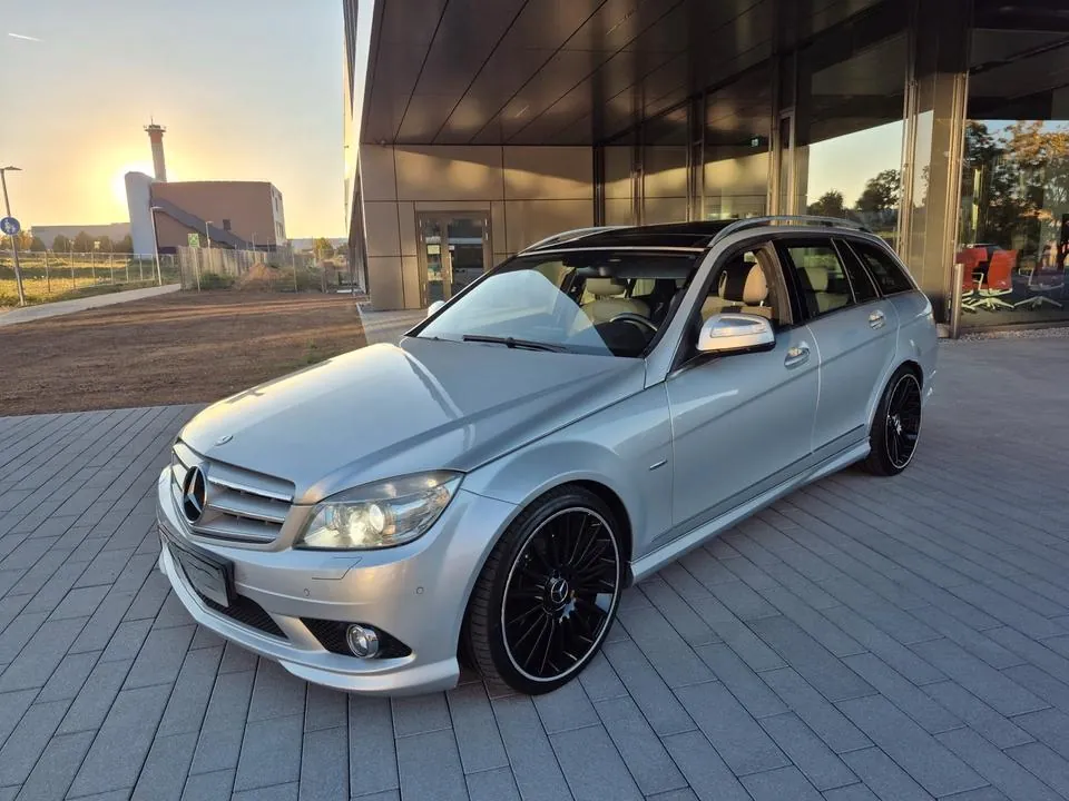 Mercedes-Benz C230