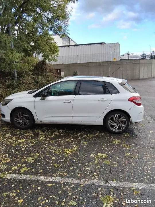 Citroen C4 2011 photo 3