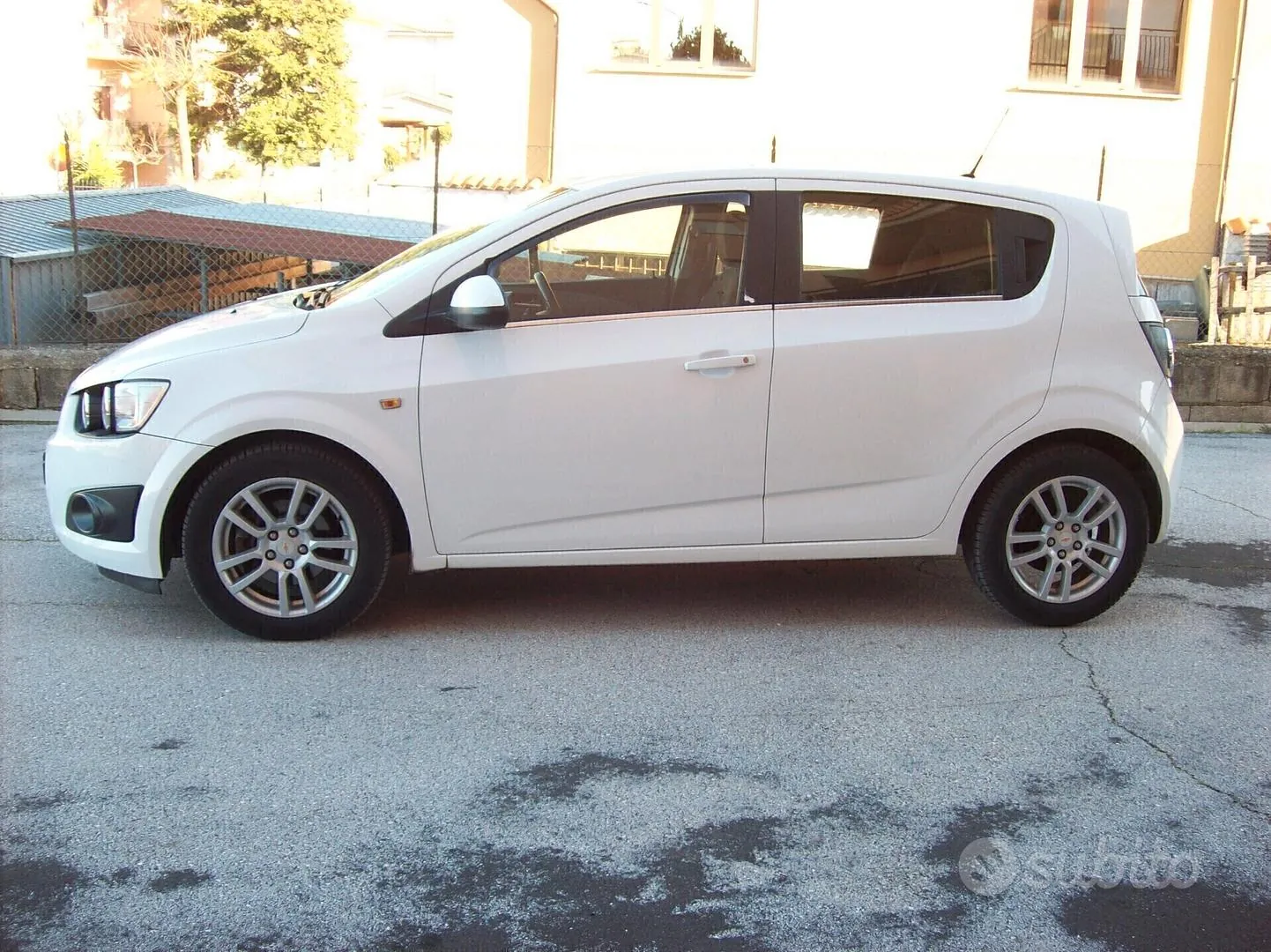 Chevrolet Aveo 2013 photo 2
