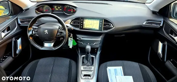 Peugeot 308 2015 photo 2