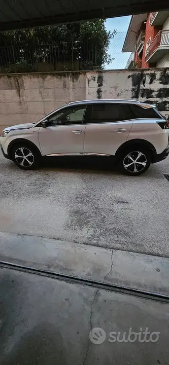 Peugeot 3008 2019 photo 2