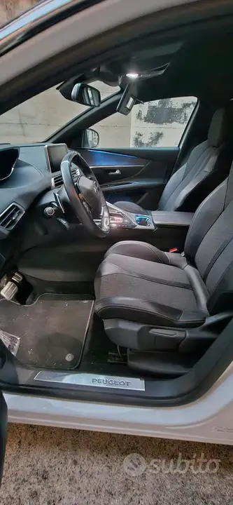 Peugeot 3008 2019 photo 4