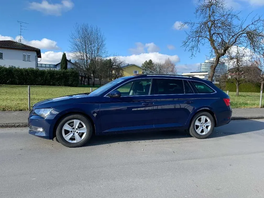 Skoda Superb 2018 photo 2