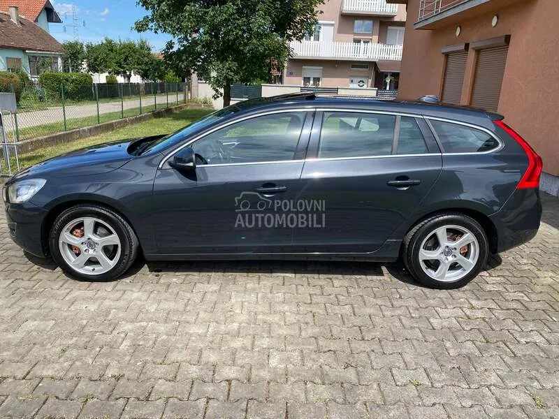 Volvo V60 2011 photo 2