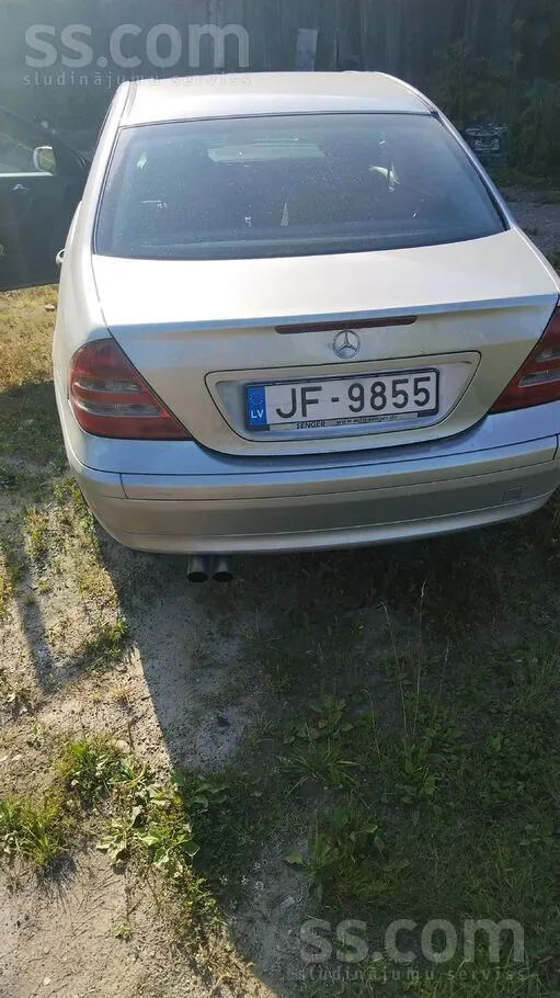 Mercedes-Benz C200 2002 photo 3