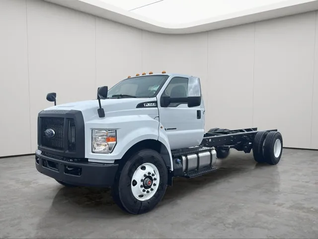 Ford Super Duty F-650 2026 photo 3