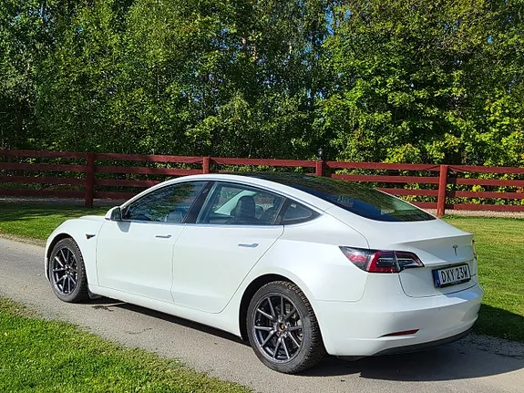 Tesla Model 3 2020 photo 3