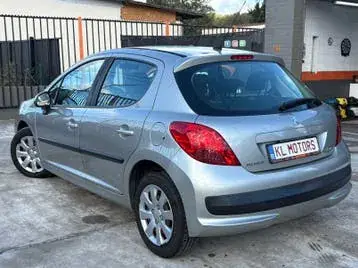 Peugeot 207 2007 photo 3