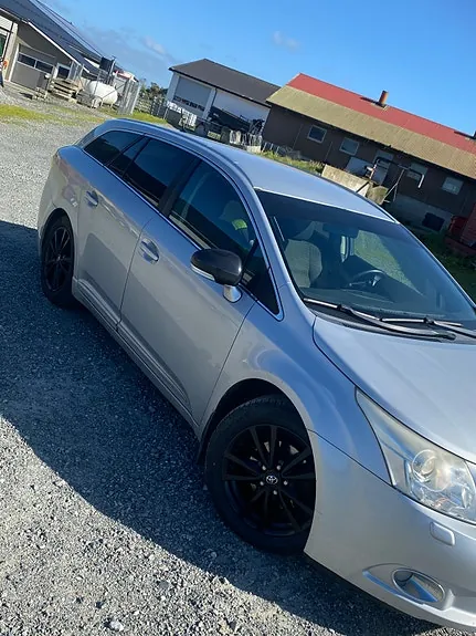 Toyota Avensis 2011 photo 3