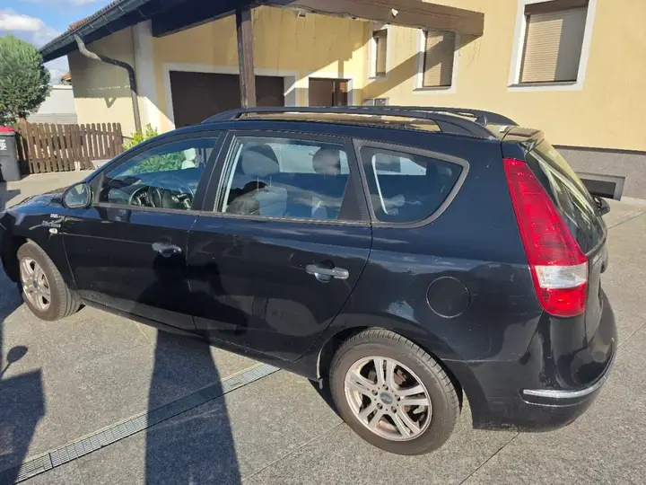 Hyundai I30 2010 photo 2
