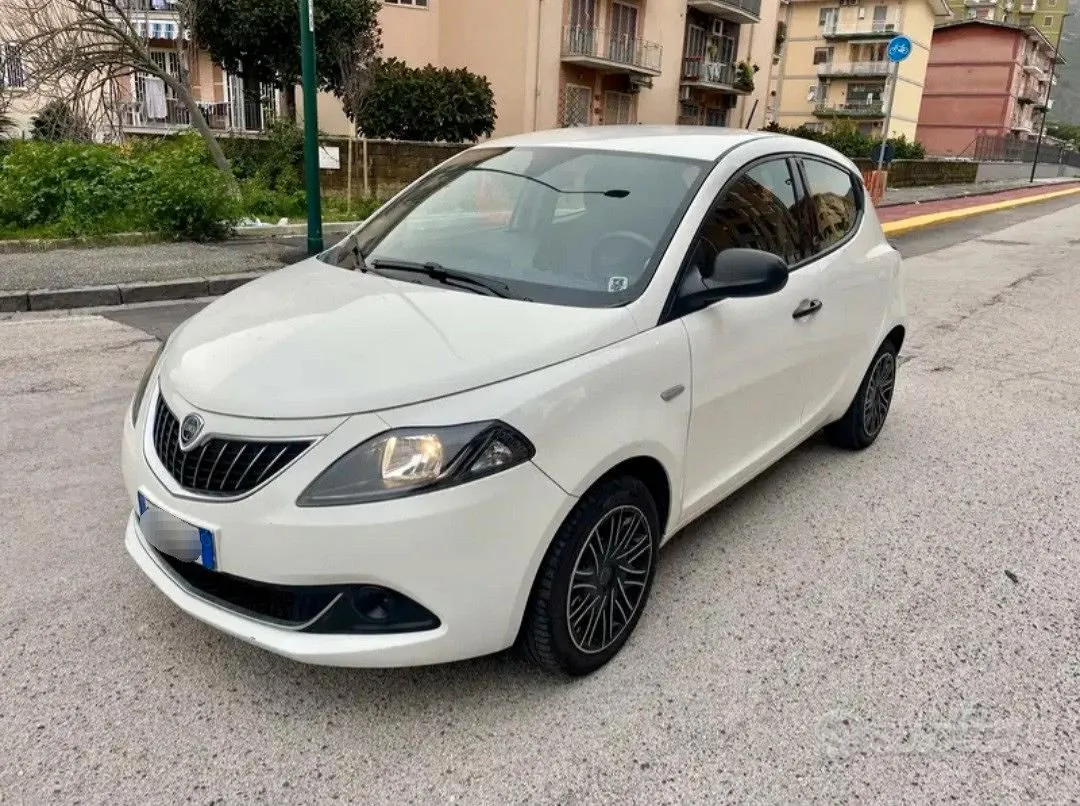 Lancia Ypsilon 2018 photo 2