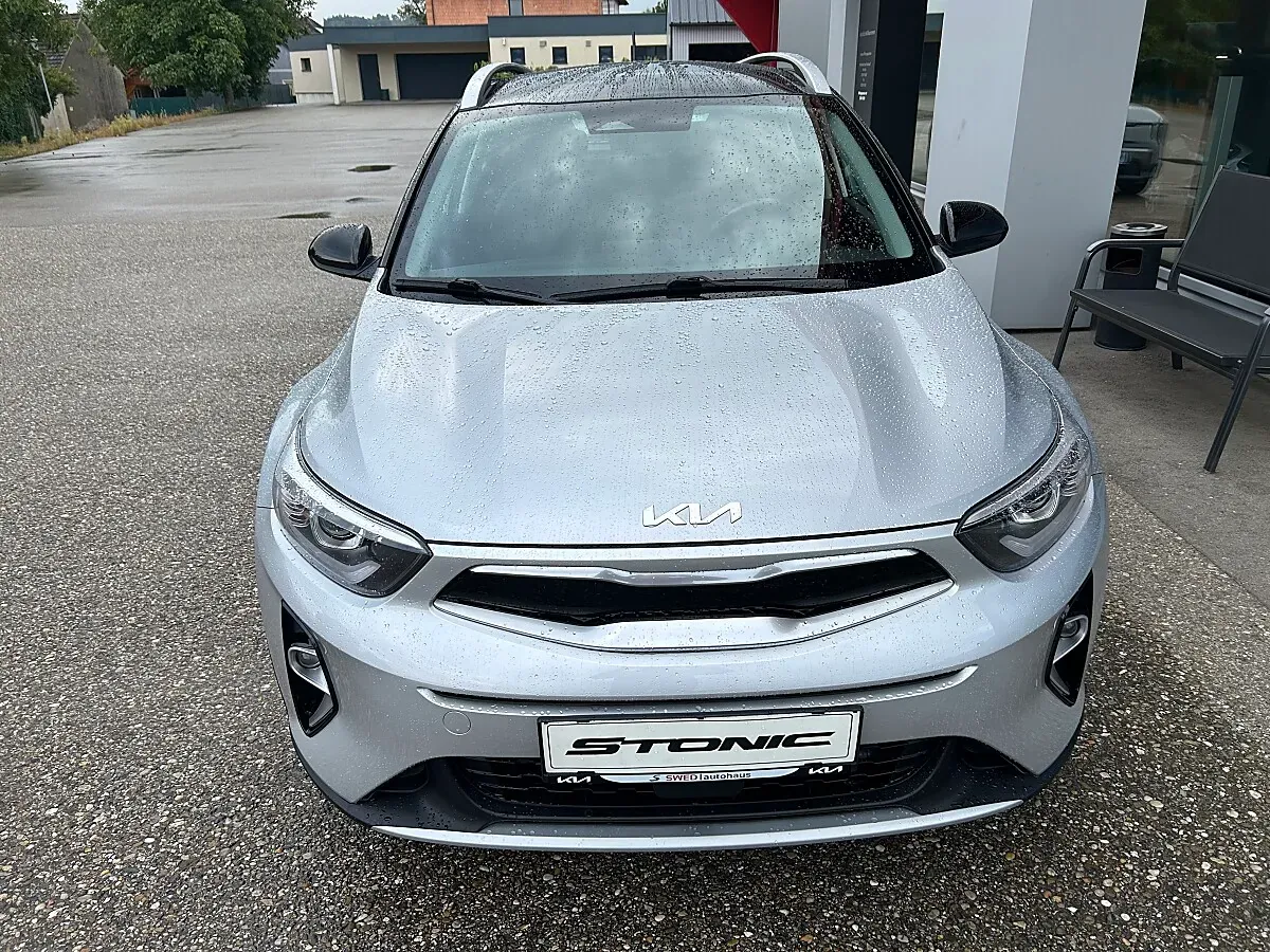 Kia Stonic 2023 photo 2