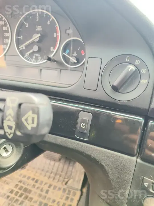 BMW E39 2003 photo 4