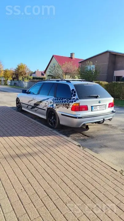 BMW E39 2003 photo 2